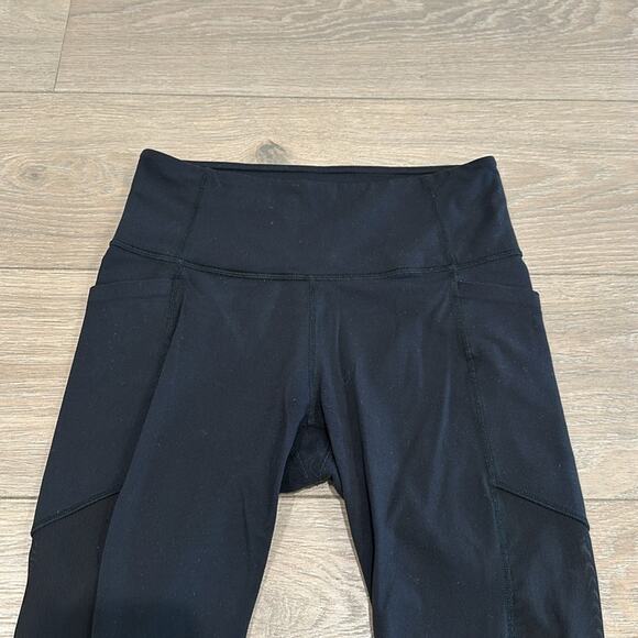 ATHLETA Black Mesh Chaturanga To Town High Rise Active Yoga Workout Capri Size S - Picture 4 of 14